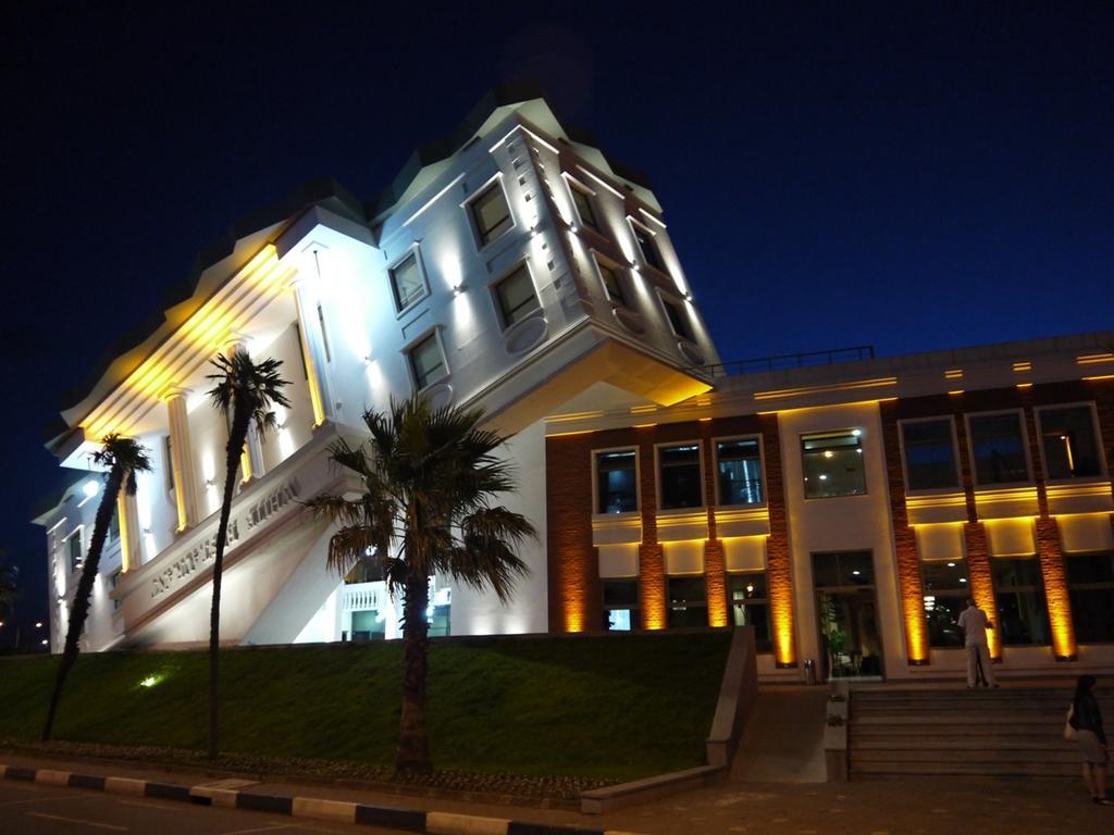Batumi Appartments Buitenkant foto